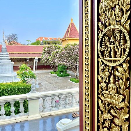 Sky Apartments Riverside - 50M To Royal Palace Phnom Penh Exterior photo