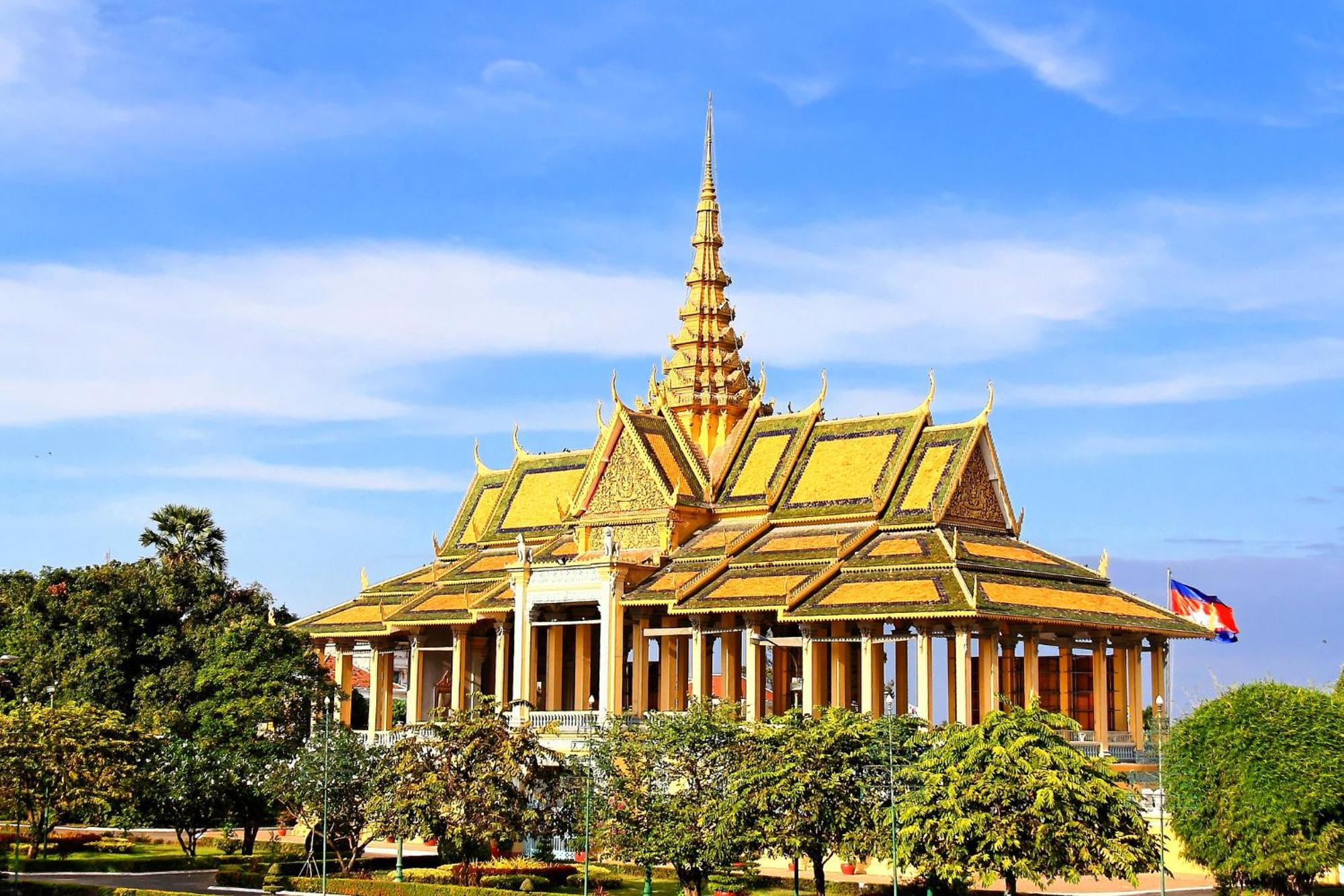 Sky Apartments Riverside - 50M To Royal Palace Phnom Penh Exterior photo