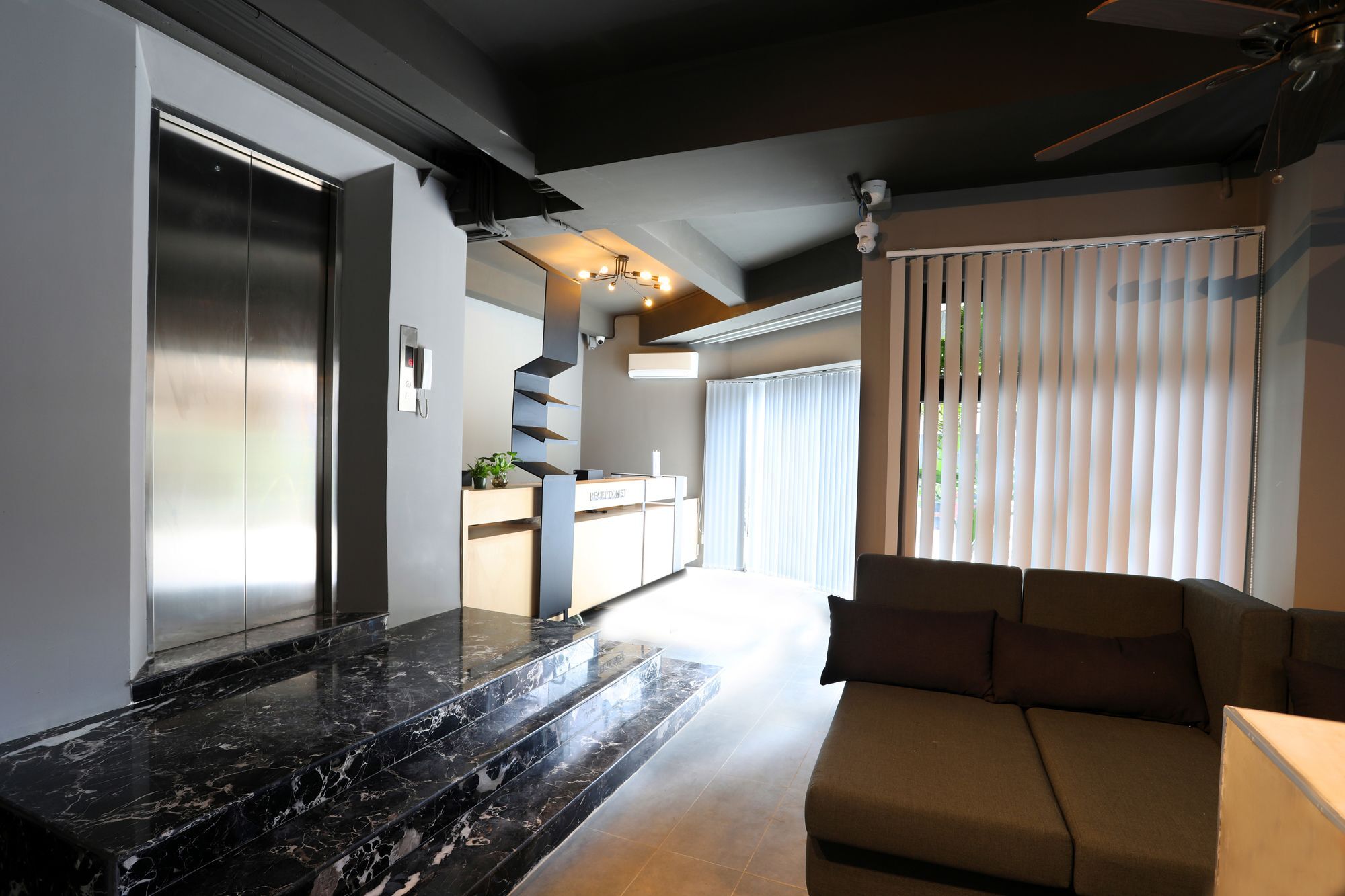 Sky Apartments Riverside - 50M To Royal Palace Phnom Penh Exterior photo